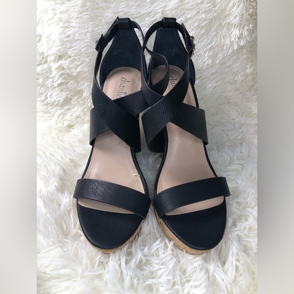 Black and Tan Wedge Sandals size 9 NWOT - Picture 6 of 14